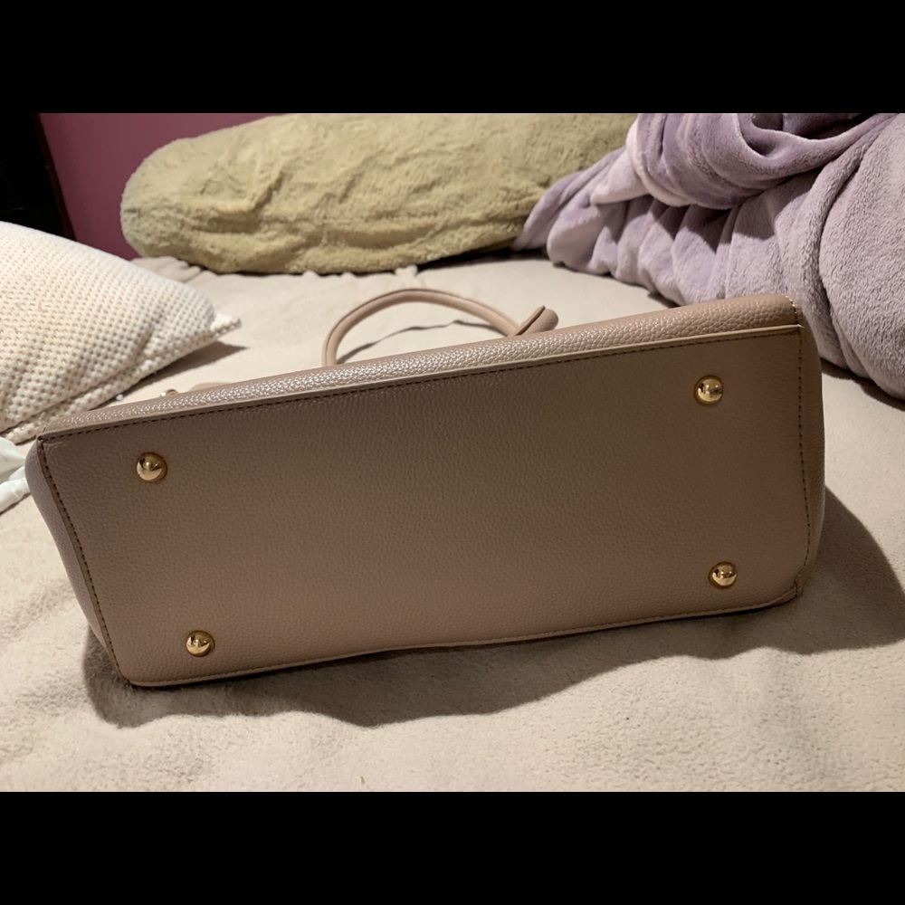 Purse - Picture 2 of 6